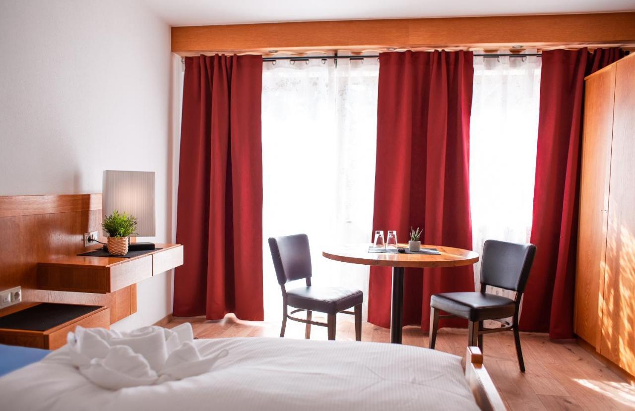 Waldhotel Koenig Von Rom Waldesch Exterior photo